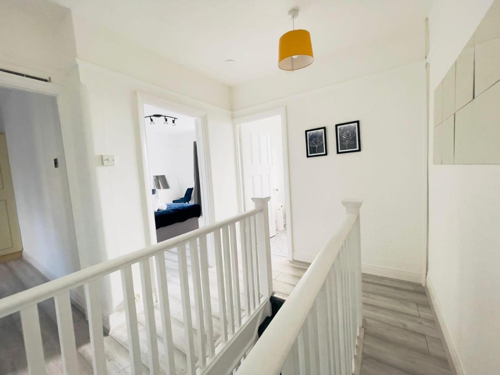 Sariyu Space Luton Hotel Luton  Bagian luar foto
