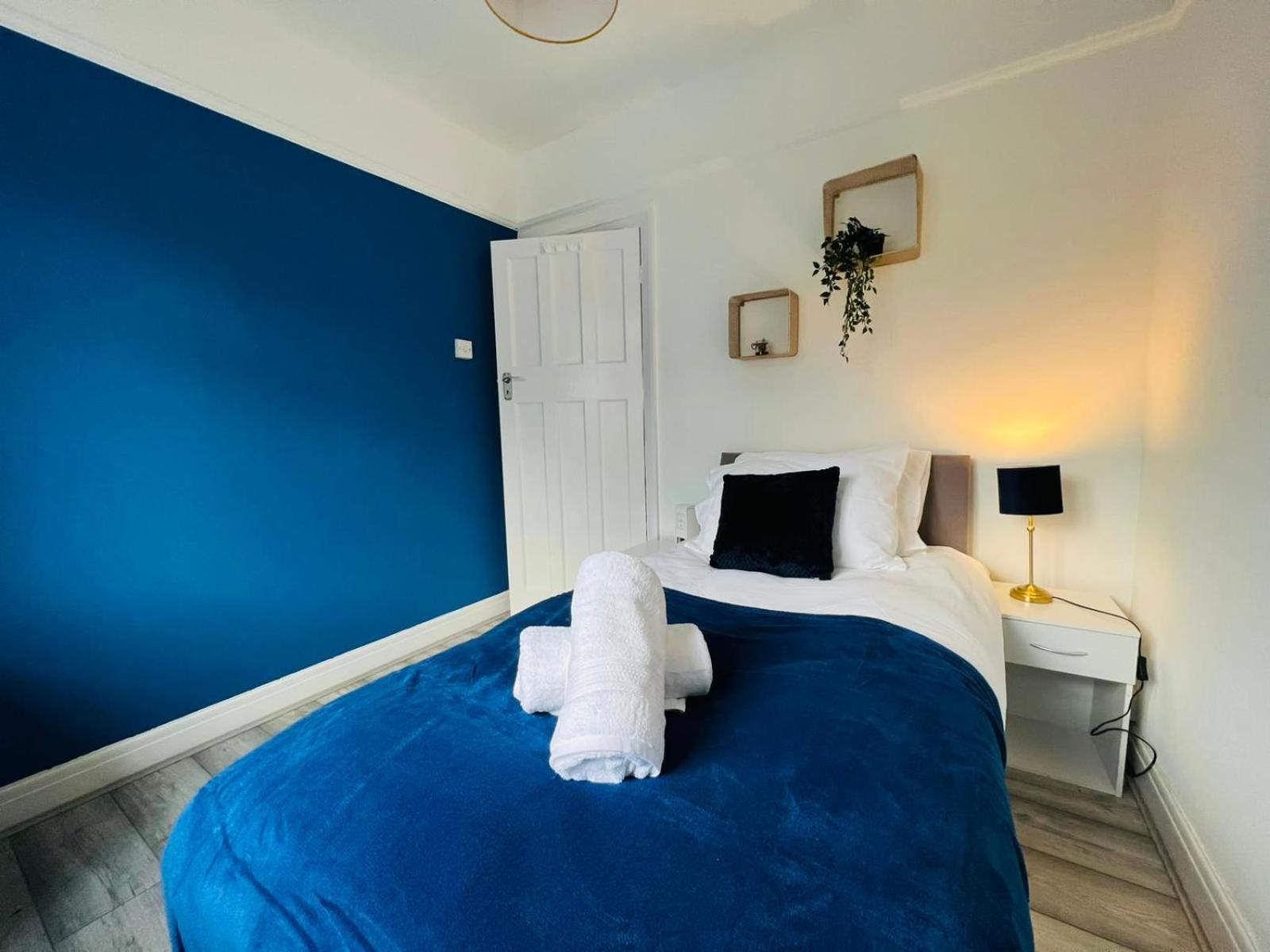 Sariyu Space Luton Hotel Luton  Bagian luar foto