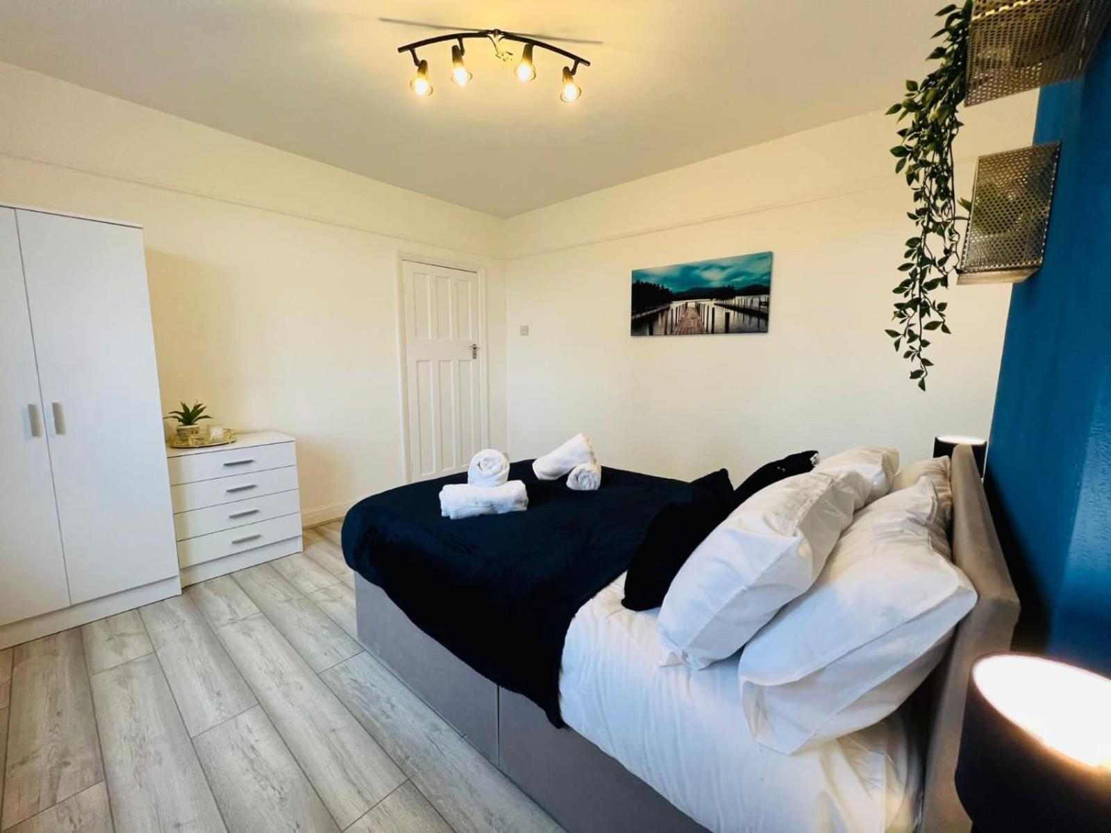 Sariyu Space Luton Hotel Luton  Bagian luar foto